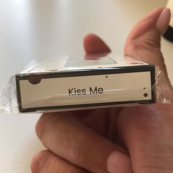 Lashaholic Luxury Lashes in Kiss Me NIB - Picture 3 of 4